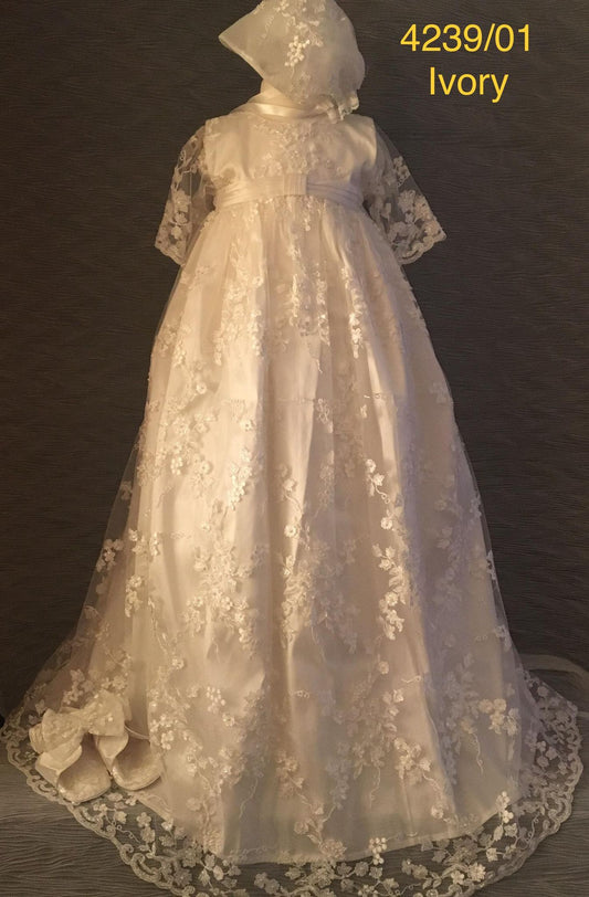 Delicate Elegance 4239/01 Ivory Silk Gown