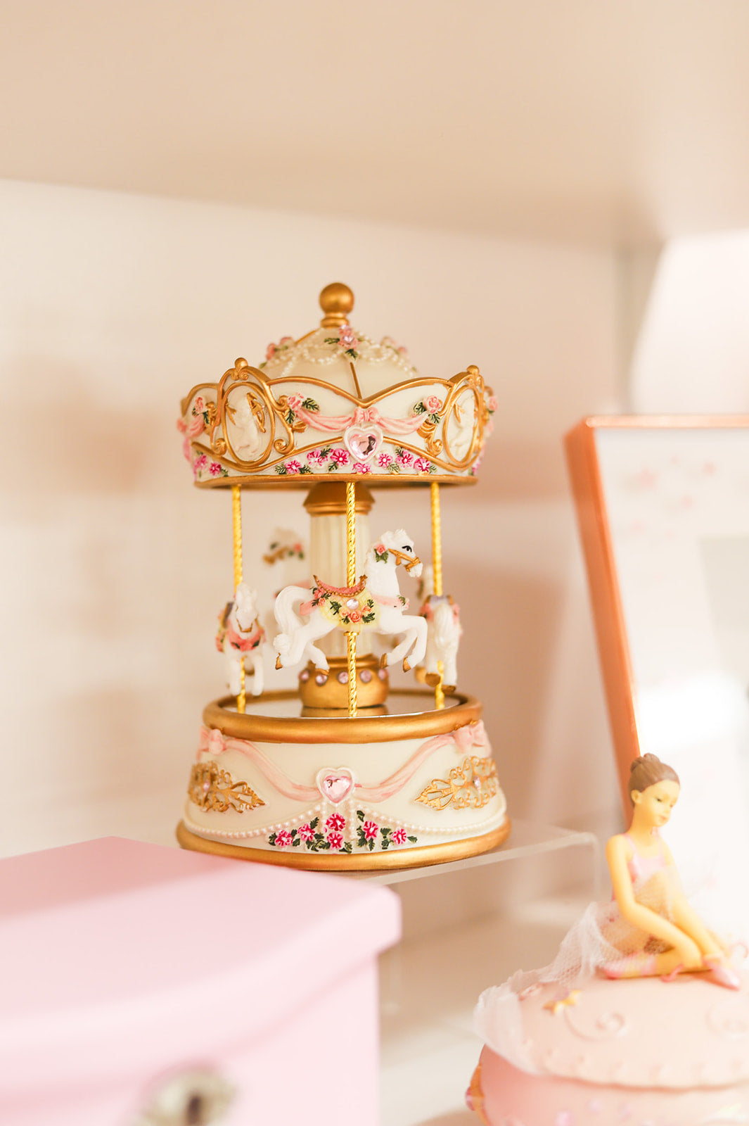 Mirror Carousel Cream