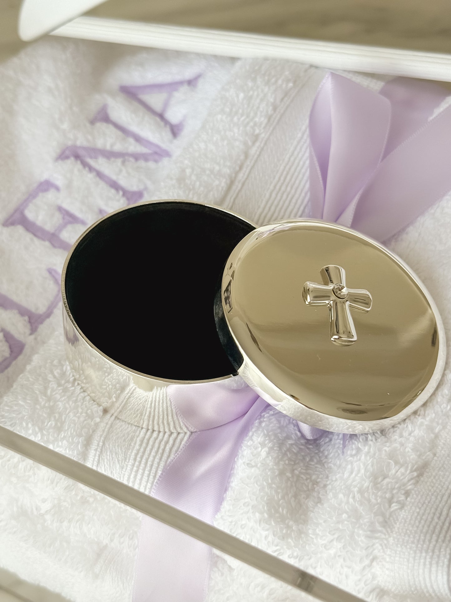 Round Trinket Box With Cross - Silver
